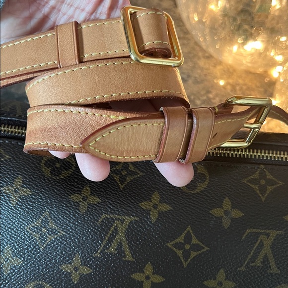 Louis Vuitton Bum Bag - Picture 8 of 14